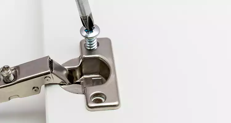 Screen Door Hinge Repair in Palm Beach Gardens, FL