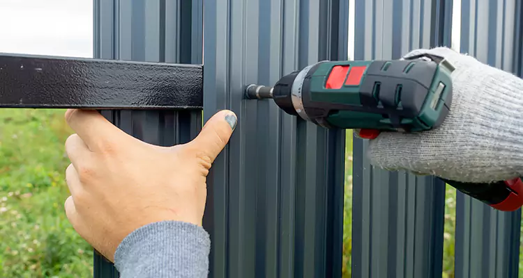 Metal Gate Repair in Palm Beach Gardens, FL