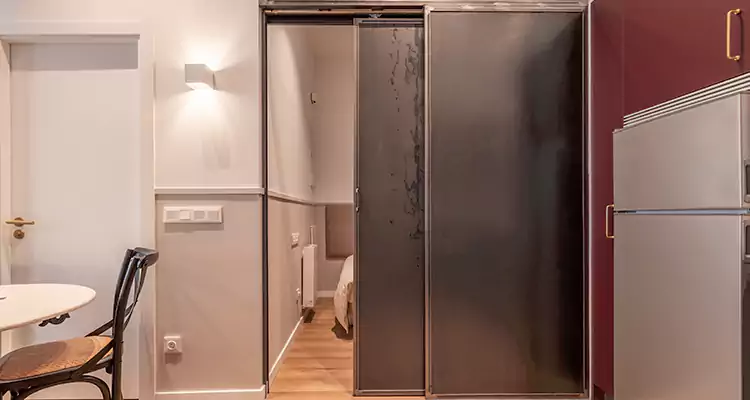 We Fix Closet Sliding Door in Palm Beach Gardens, FL 