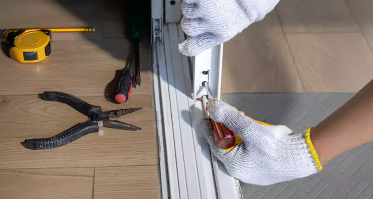 Screen Door Wheel Replacement in Palm Beach Gardens, FL