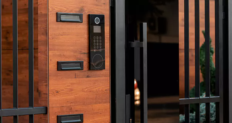 Automatic Door Maintenance in Palm Beach Gardens, FL
