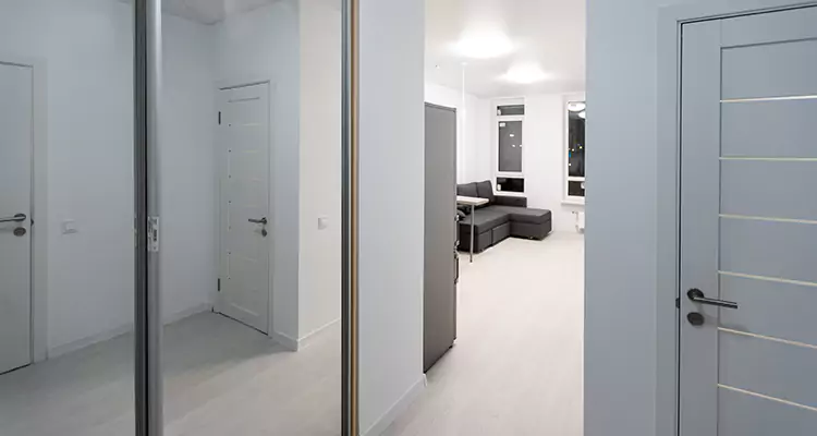Modern Mirrored Closet Doors Repair in Palm Beach Gardens, FL