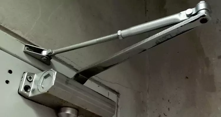 Door Closer Parallel Arm Installation in Palm Beach Gardens, FL