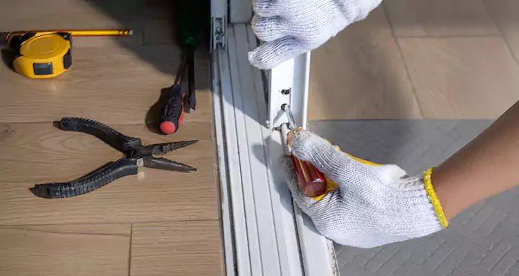 Closet Sliding Door Track Repair in Palm Beach Gardens, FL