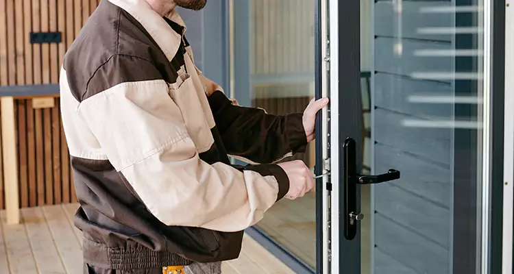 Fix Patio Screen Door Rollers in Palm Beach Gardens, FL