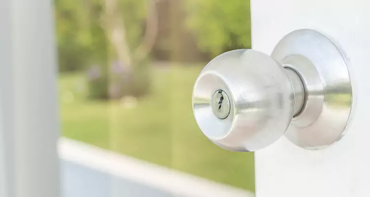 Patio Door Mechanism Jammed in Palm Beach Gardens, FL