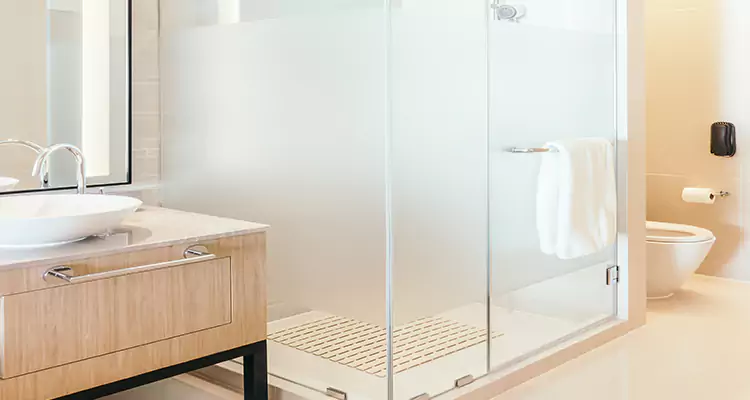 Expert Shower Door Fix and Repair in Palm Beach Gardens, FL