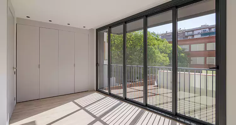 Fix Sliding Screen Door Track in Palm Beach Gardens, FL