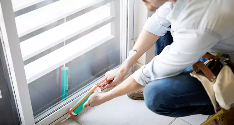 Dap Window Caulk Repair in Palm Beach Gardens, FL